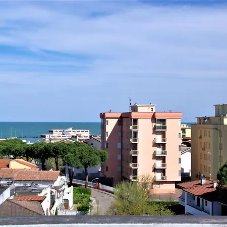شقة Elena Attico Con Terrazza, Solarium Vista Mare E Piscina Condominiale