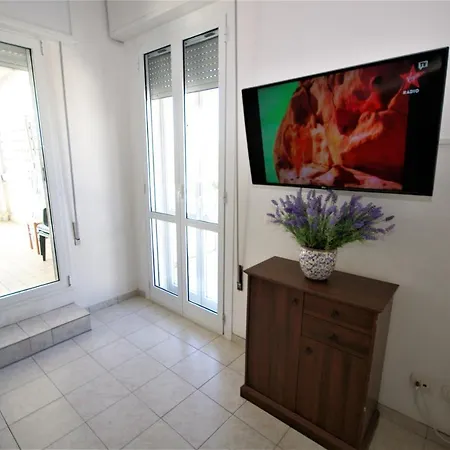 شقة Elena Attico Con Terrazza, Solarium Vista Mare E Piscina Condominiale