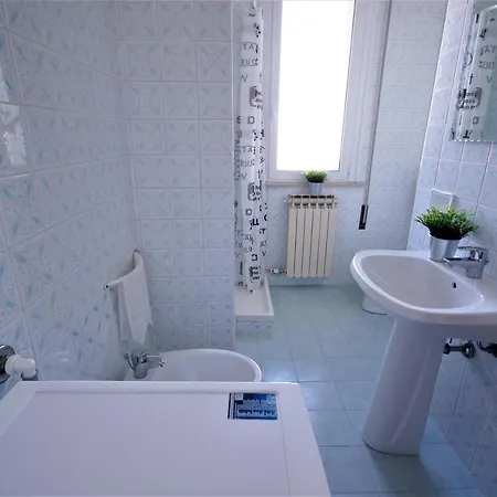 Apartment Elena Attico Con Terrazza, Solarium Vista Mare E Piscina Condominiale *