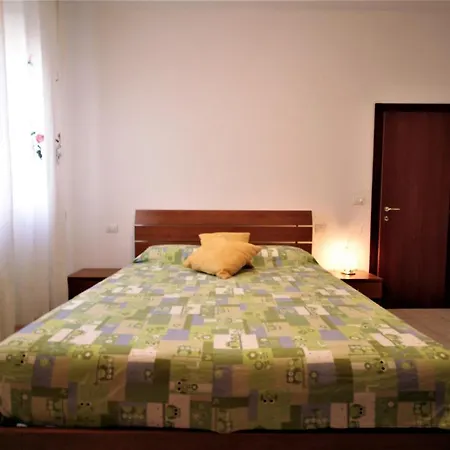 Apartment Elena Attico Con Terrazza, Solarium Vista Mare E Piscina Condominiale *